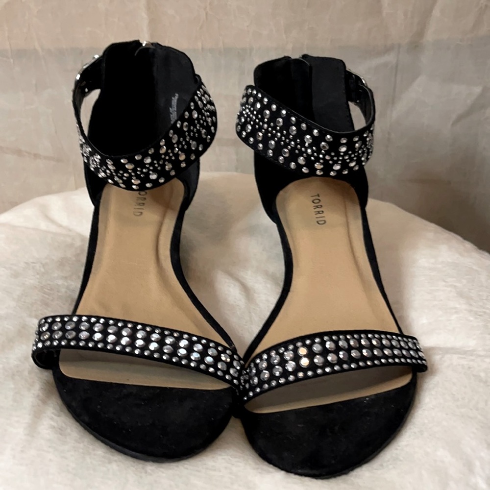 Torrid Wedge w/studs